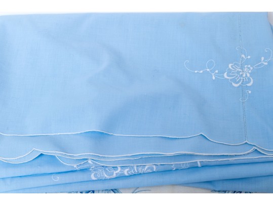 Collection Of Table Cloths, Table Runners, And Napkins