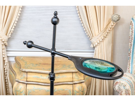 Awesome Oversized Adjustable Illuminated Magnifying Glass