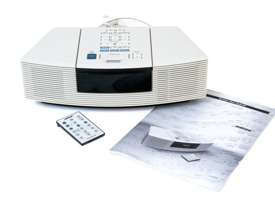 Bose Wave Radio With Controller