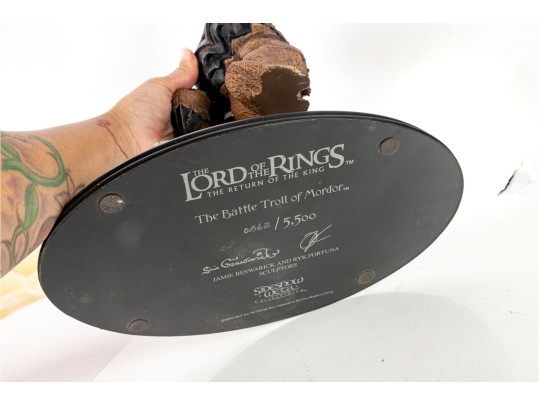 The Lord Of The Rings: The Return Of The King – “The Battle Troll Of Mordor” Polystone Statue By Sidesh
