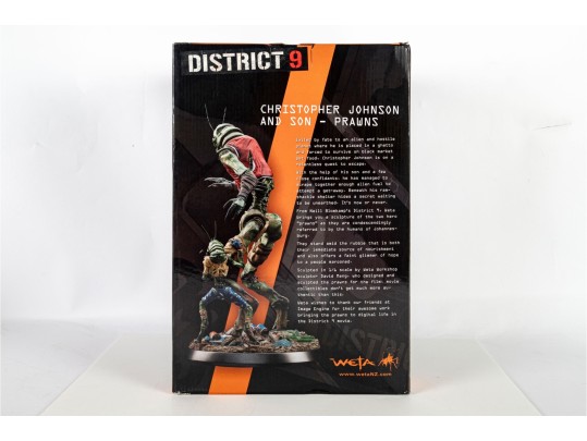 District 9 Christopher Johnson And Son Statue – Limited Edition 092/600
