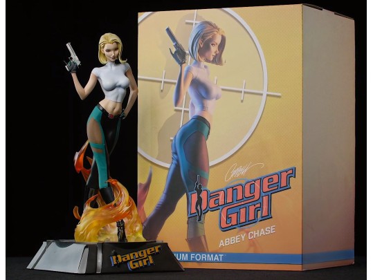 “Danger Girl – Abbey Chase” Premium Format Figure (Exclusive Edition)
