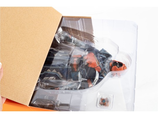 Destiny Titan Figure By 3a / Bungie Activision – Boxed