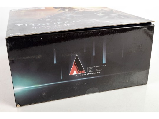 Titanfall “Atlas” Play Arts Kai Action Figure By Square Enix / Respawn Entertainment