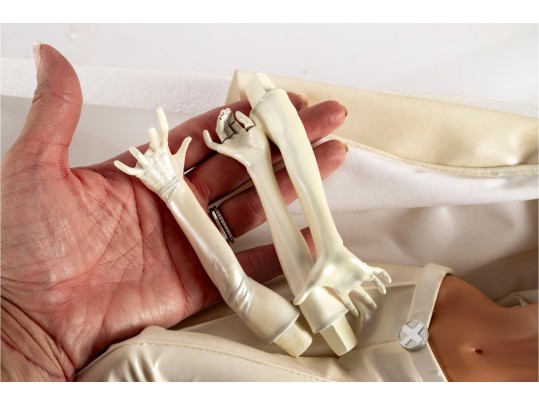 Marvel “Emma Frost” Premium Format Figure – Exclusive Edition