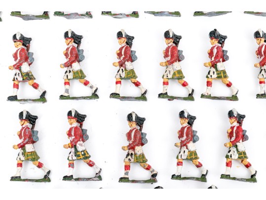 Collection Of Twenty-Five Hand-painted Lead Soldiers With Kilts