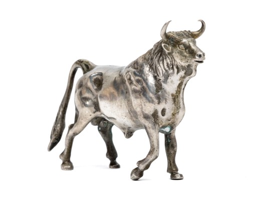Small Sterling Silver Bull Figure     2.98 Troy Ozs, 