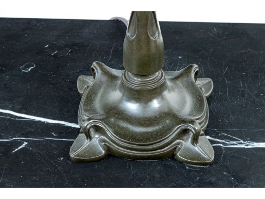 Decorative Stained Glass Table Lamp