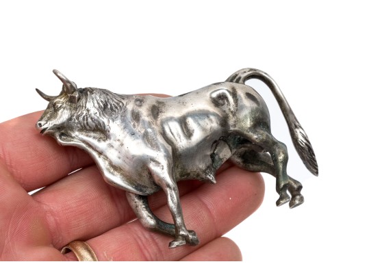Small Sterling Silver Bull Figure     2.98 Troy Ozs, 