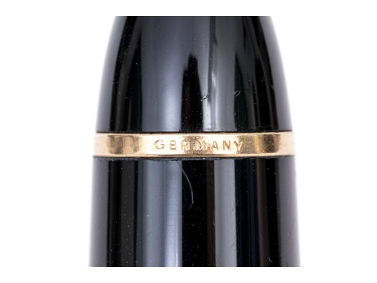 Mont Blanc Meisterstruck 149 Black Fountain Style Writing Instrument, 14k Two Tone Nib, With Box