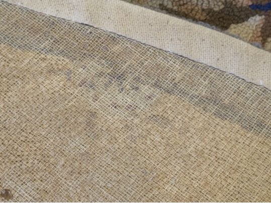 Hand-Hooked Circular Wool Rooster Motif Carpet, 3’-11” Diameter