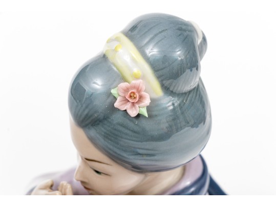 Cascades And Nao Porcelain Geisha And Swan