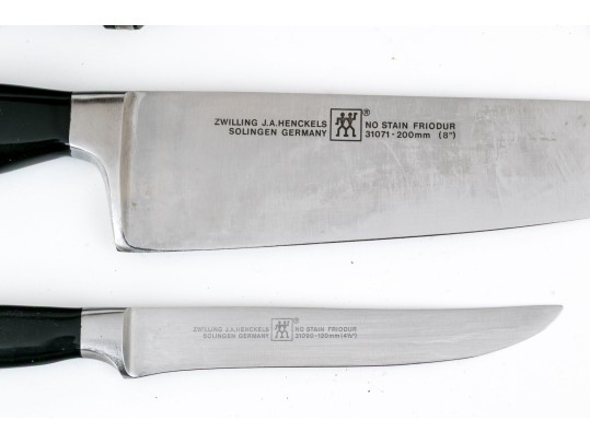 Assembled Kitchen Lot Henckels Knives, Pyrex And Corningware