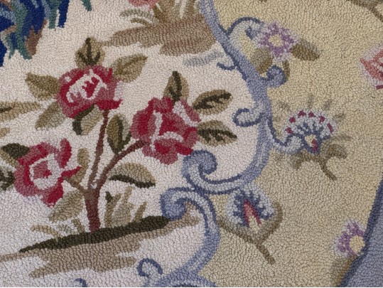 Hand-Hooked Circular Wool Rooster Motif Carpet, 3’-11” Diameter