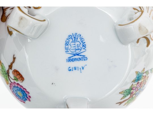 Herend Hungary Hand-Painted Porcelain Covered Bon Bon Dish, Queen Victoria (VBO) Pattern