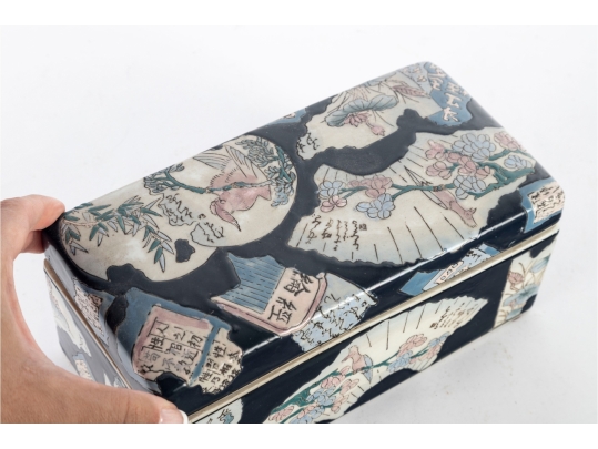 Decorative Chinese Porcelain Lidded Box