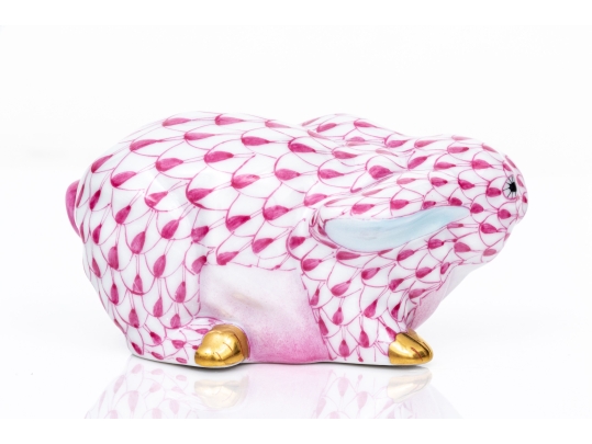 Herend Hungary Porcelain Bunny Figure, Raspberry Fishnet Pattern