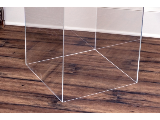 Quality Lucite Pedestal Stand