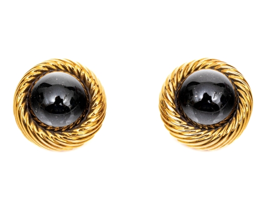 Turi 18k Yellow Gold Fabulous Retro Cabachon Black Onyx And Ribbed Border Clip On Earrings