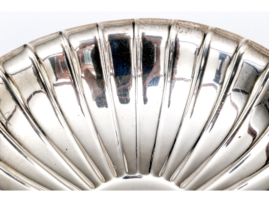 Gorham Sterling Silver Footed Foliate Form Center Bowl, 35.96 Ozt.
