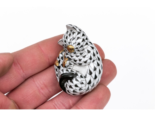 Herend Hungary Hand-Painted Porcelain Sleeping Cat, Black Fishnet Pattern