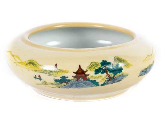 Chinese Republic Period Yellow-Ground Low Bowl