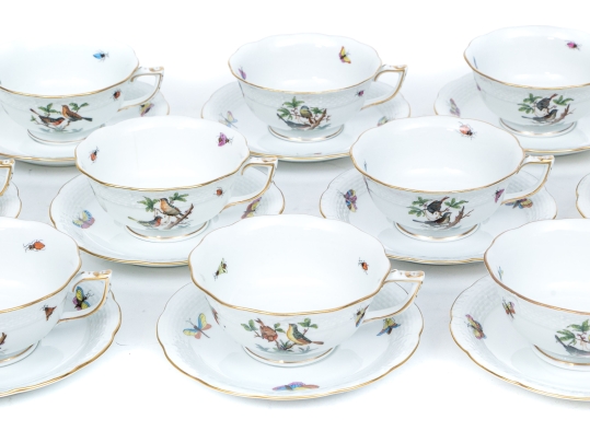 Set Of Ten Herend Hungary Hand-Painted Porcelain Tea Cups And Saucers, Rothschild Bird (RO) Pattern