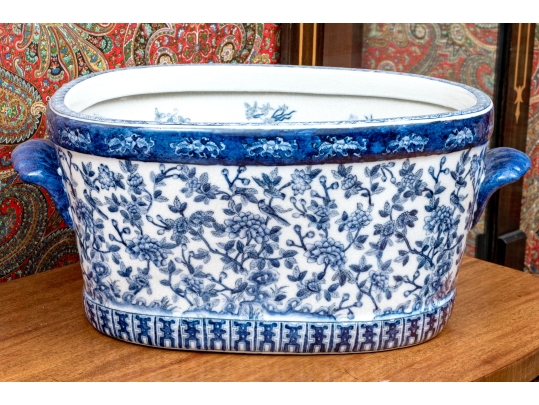 Impressive Decorative Chinese Export Style Twin Handled Porcelain Footbath