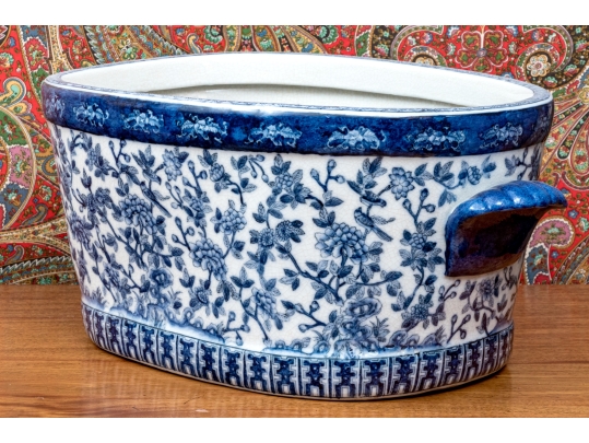 Impressive Decorative Chinese Export Style Twin Handled Porcelain Footbath