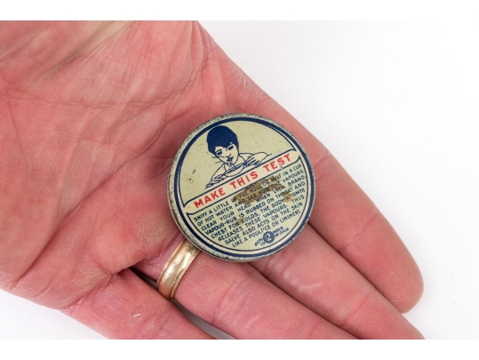 Eleven Vintage Vanity Items