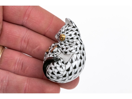 Herend Hungary Hand-Painted Porcelain Sleeping Cat, Black Fishnet Pattern