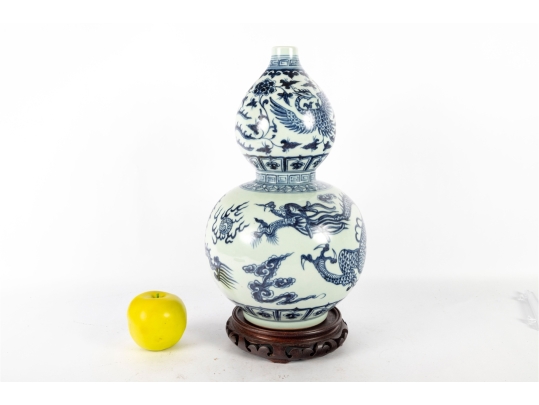 Chinese Vintage Blue And White Double Gourd Ceramic Vase