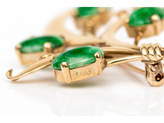 Yellow Gold Striking Vintage Nephrite Jade Spray Foliate Brooch