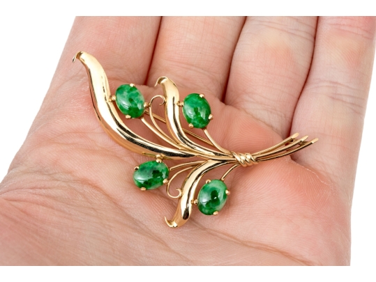 Yellow Gold Striking Vintage Nephrite Jade Spray Foliate Brooch