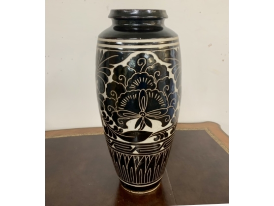 Decorative Chinese Sung Dynasty Style, Cizhou Glazed Ceramic Vase 