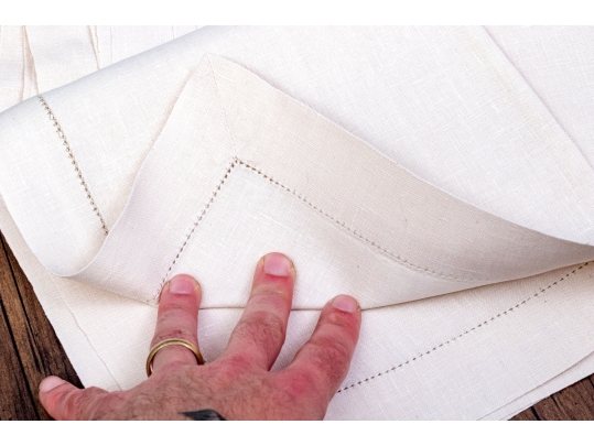 Set Of Fifteen Quality Linen Napkins