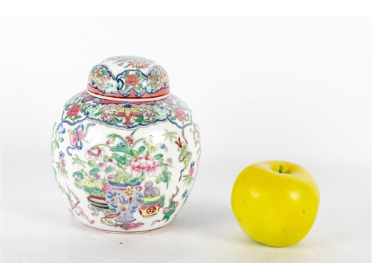 Chinese Hand-Painted Enamel Porcelain Ginger Jar