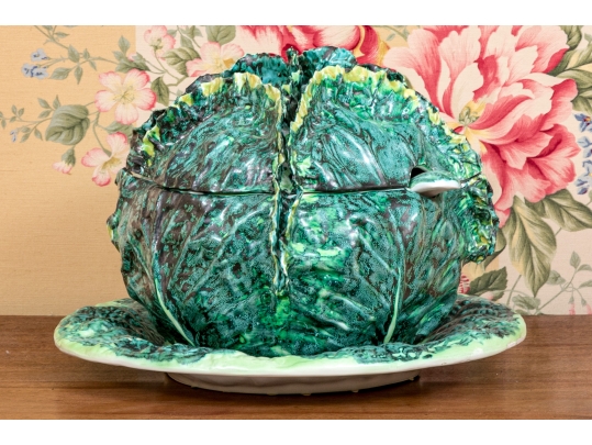 Cabbage Lidded Tureen With Underplate And Ladle