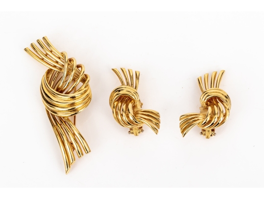 14k Yellow Gold Classic Vintage Knot And Ribbon Matching Earrings And Brooch Set
