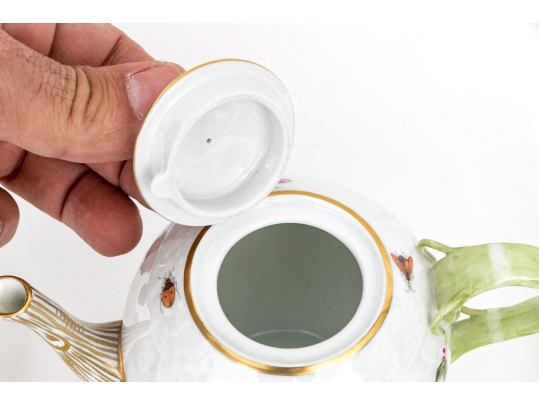 Herend Hungary Hand-Painted Porcelain Tea Set For Six ,  Rothschild Bird (RO) Pattern