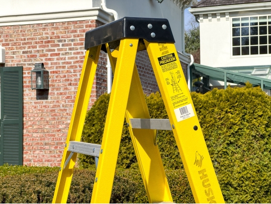 Gorilla Ladder, Husky 6' Ladder, Magnetic Broom