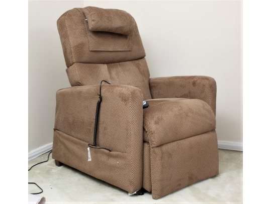 The Zero Gravity Lift Chair By Relax The Back Model Pr120