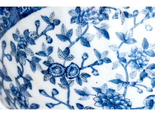 Decorative Chinese Porcelain Centerpiece Bowl