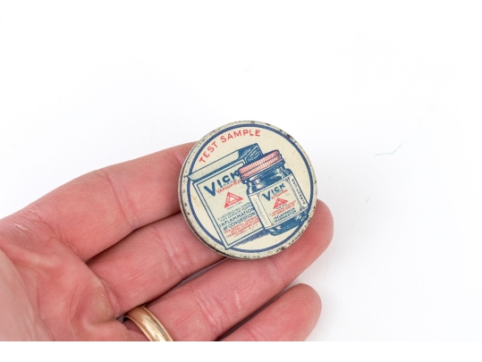 Eleven Vintage Vanity Items