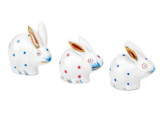 Herend Hand Painted Trio Of Tiny Bunny Rabbit Figures 