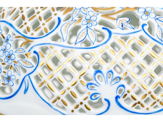 Herend Hungary Hand-Painted Blue And Gilt Large Reticulated Bonbonniere / Potpourri