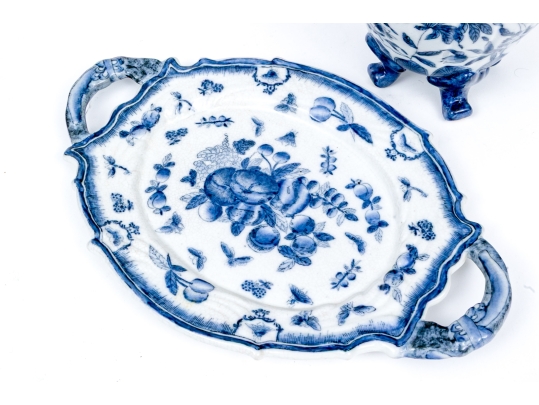 Two Decorative Chinese Export Style Porcelain Wares