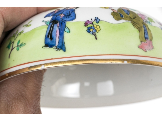 Herend Hand Painted Box Decorated  With Chinese Figures