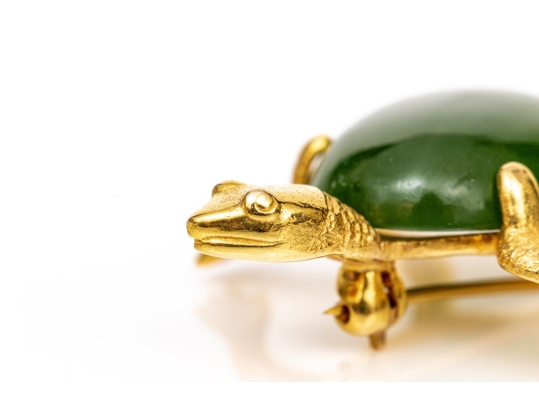 14k Yellow Gold Charming Vintage Green Nephrite Jade Turtle Motif Brooch