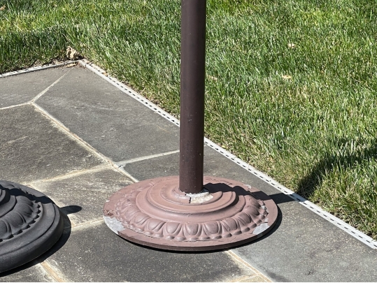 Brown Jordan Towel Rack With A Umbrella Stand